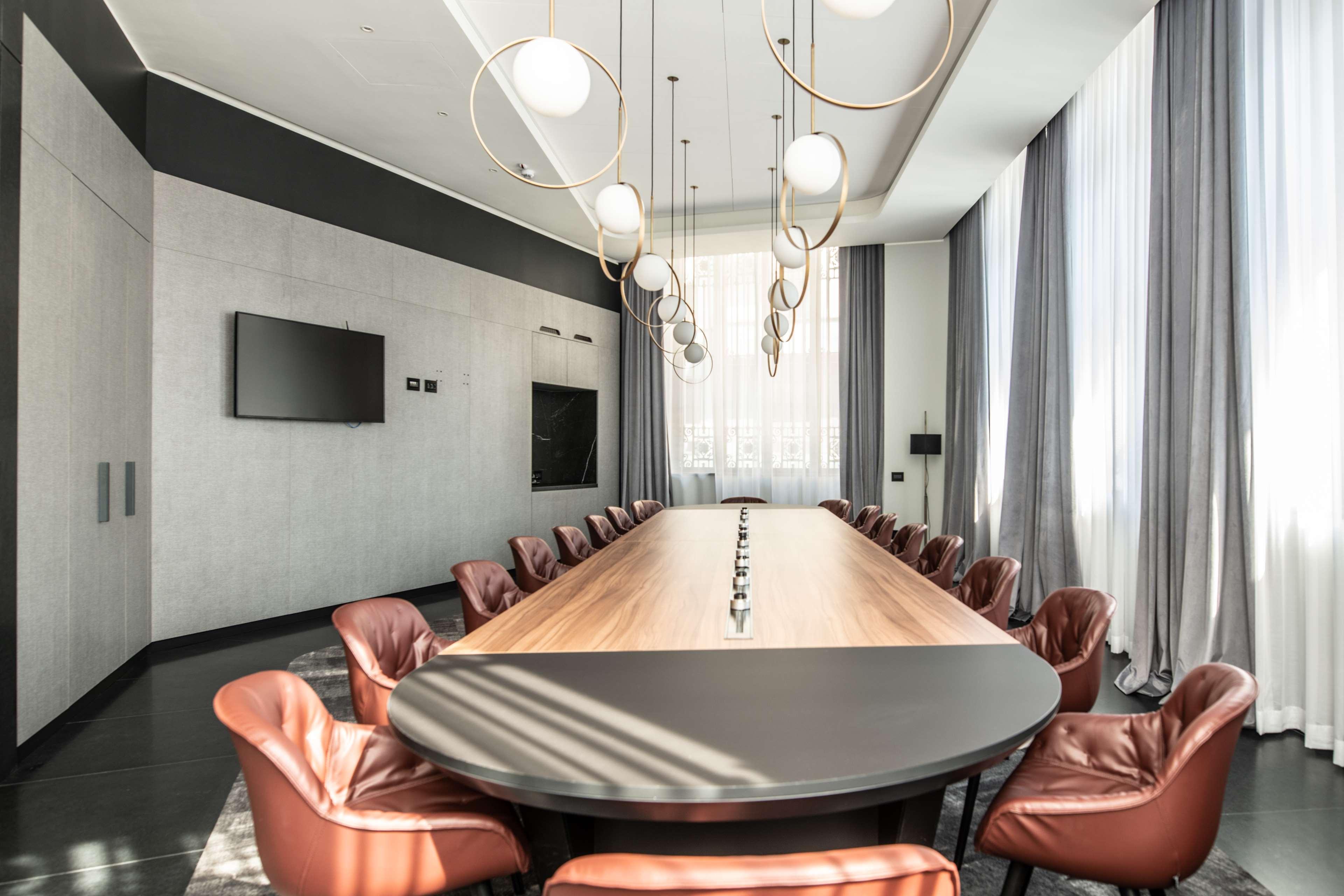 Radisson Collection Hotel, Palazzo Touring Club Milan Milão Exterior foto Boardroom