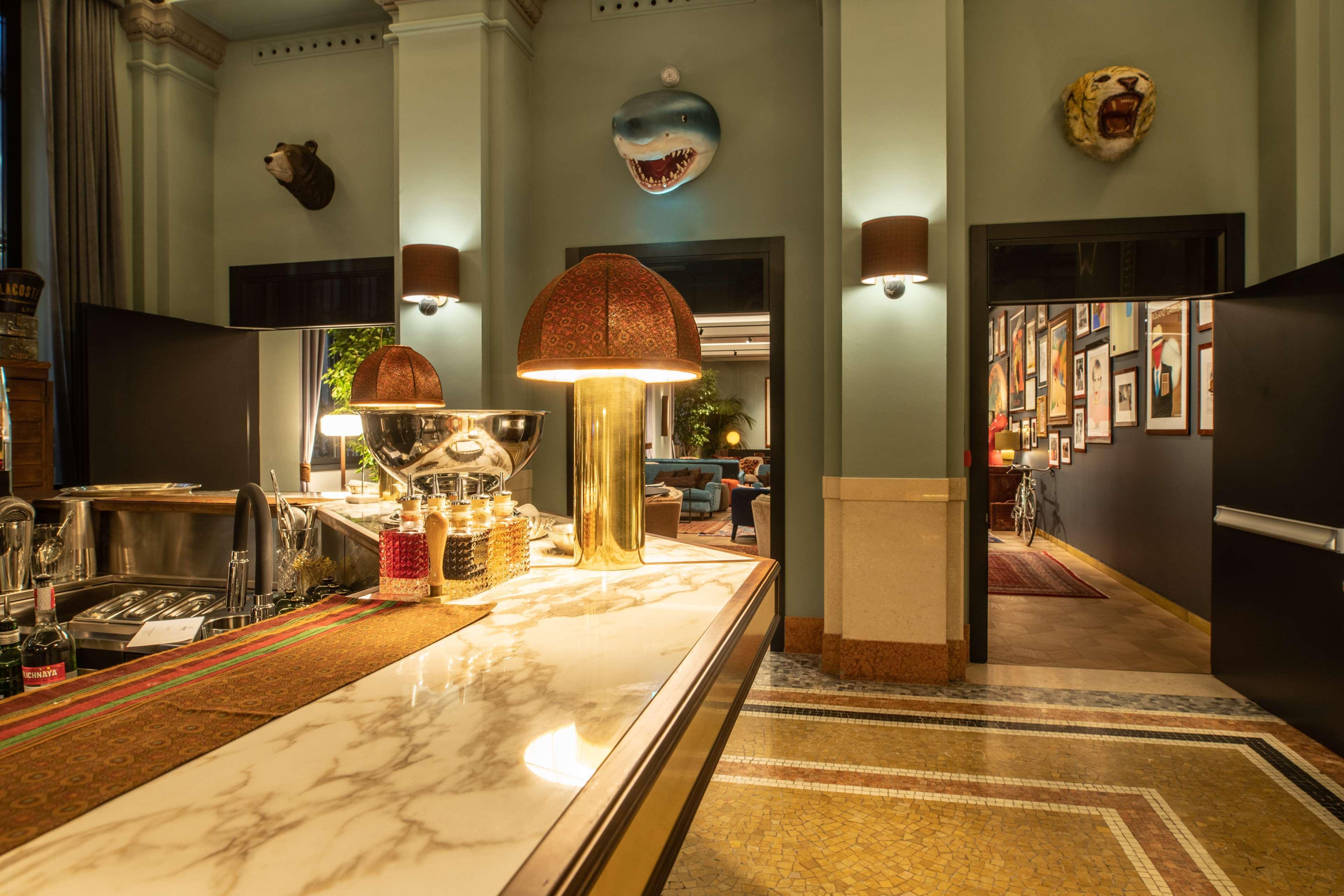 Radisson Collection Hotel, Palazzo Touring Club Milan Milão Exterior foto The bar at the hotel